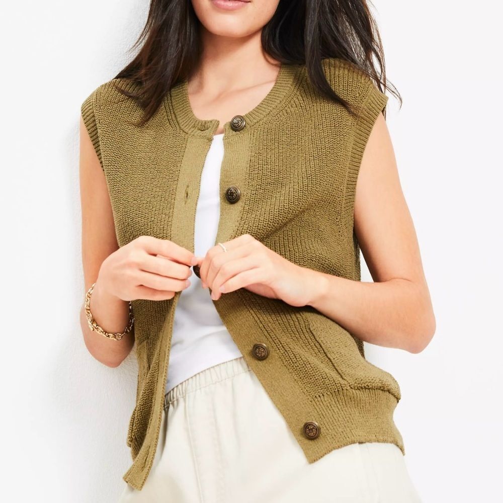 NWT Loft Ribbed Pocket Sweater Vest in True Olive Size XL